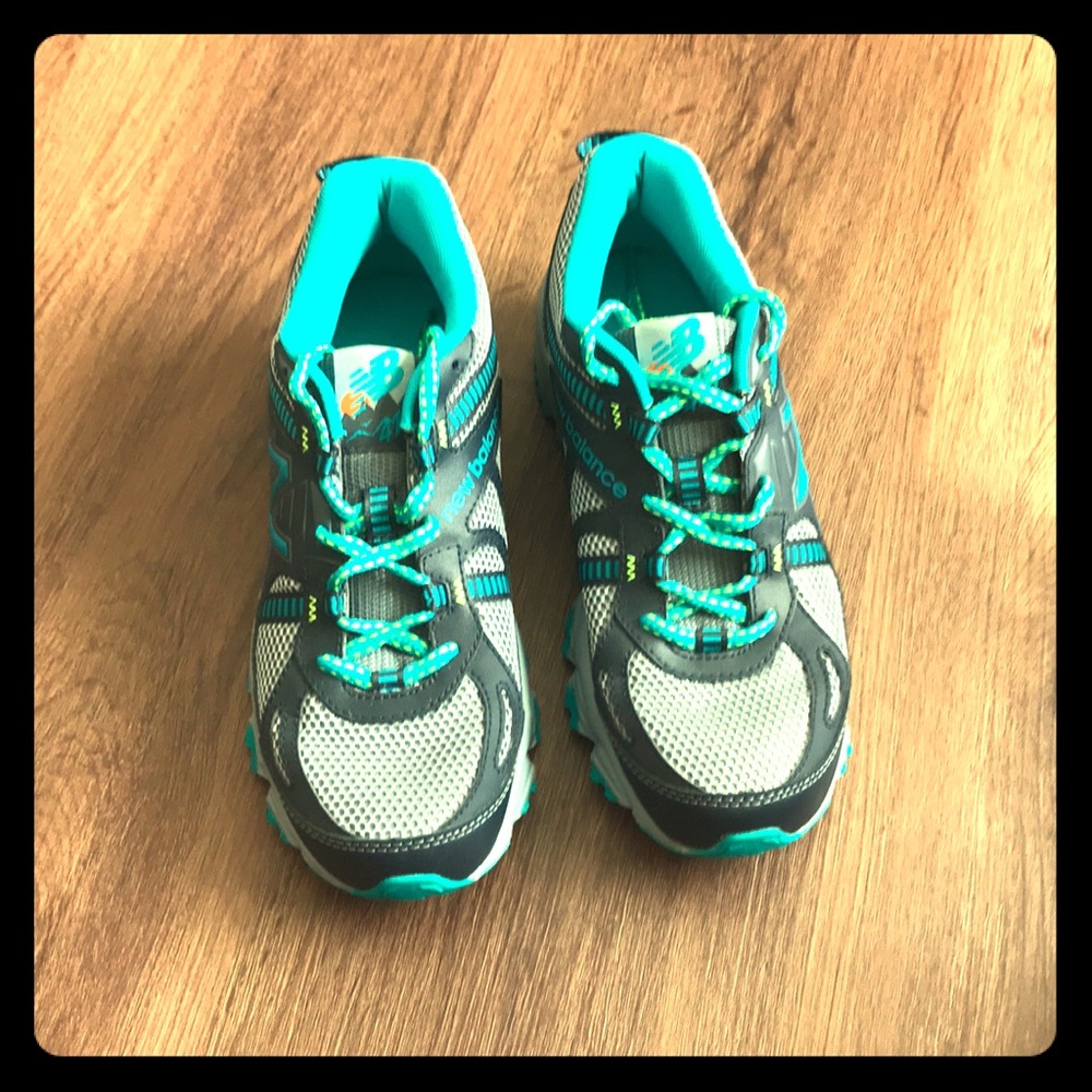 Women’s New Balance sneakers size 7, never worn